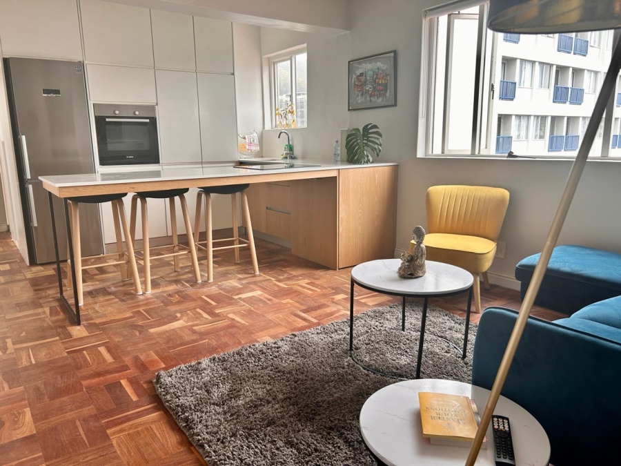 To Let 1 Bedroom Property for Rent in Sea Point Western Cape